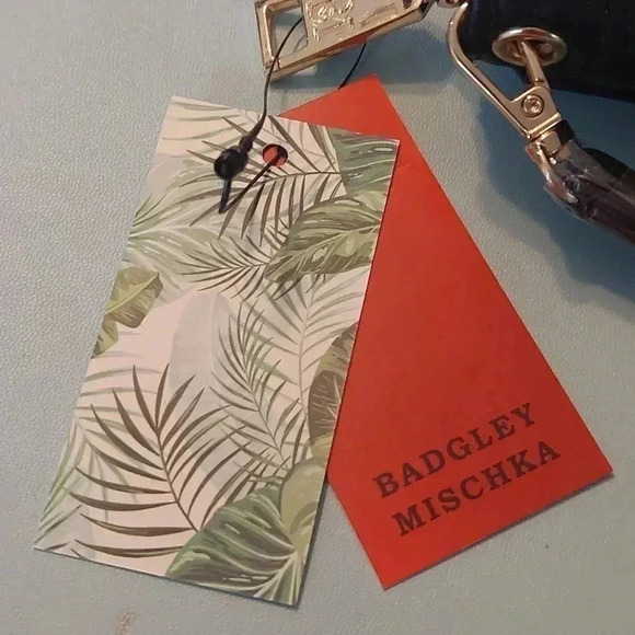 NWT BADGLEY MISCHKA BLACK LONG WALLET WITH PHONE POCKET AND WRISTLET - Picture 3 of 6